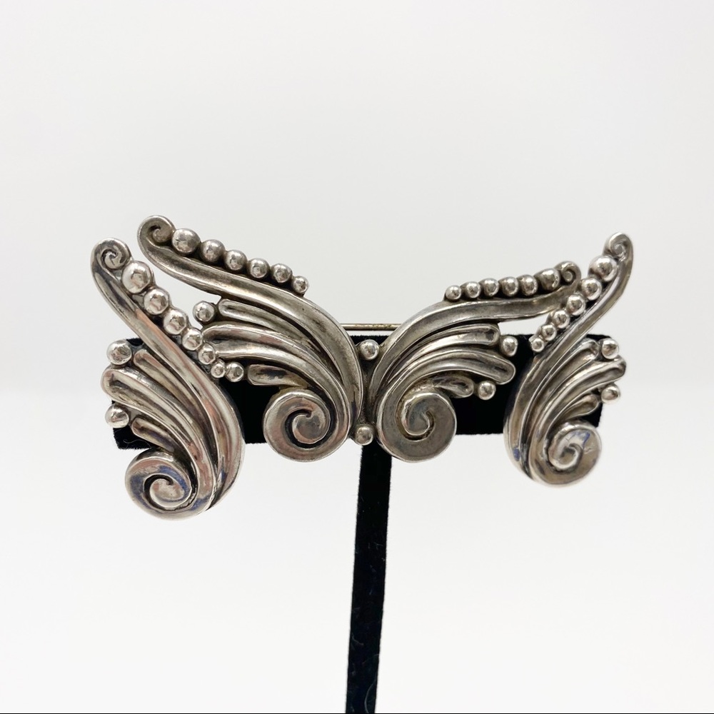 66 Margot de Taxco 5337 brooch and earring set